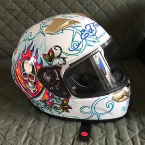 ED HARDY MOTORCYCLE HELMET BEAUTIFUL GRAPHICS SIZE MEDIUM